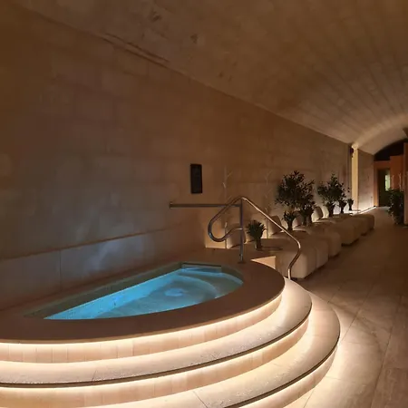 Luxury With Panoramic Sea Views In Mercury Towers *