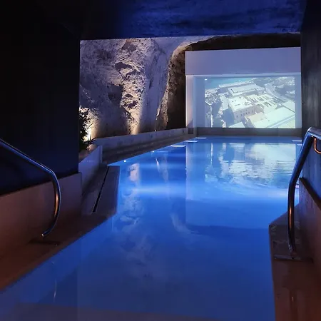 Luxury With Panoramic Sea Views In Mercury Towers *