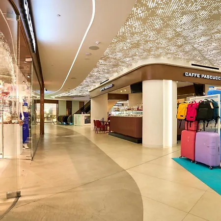 Luxury With Panoramic Sea Views In Mercury Towers *