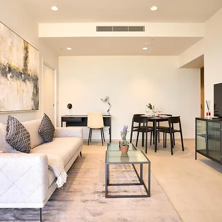 Luxury With Panoramic Sea Views In Mercury Towers *