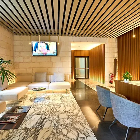 Luxury With Panoramic Sea Views In Mercury Towers *