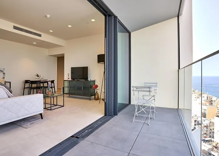 Apartment Luxury With Panoramic Sea Views In Mercury Towers